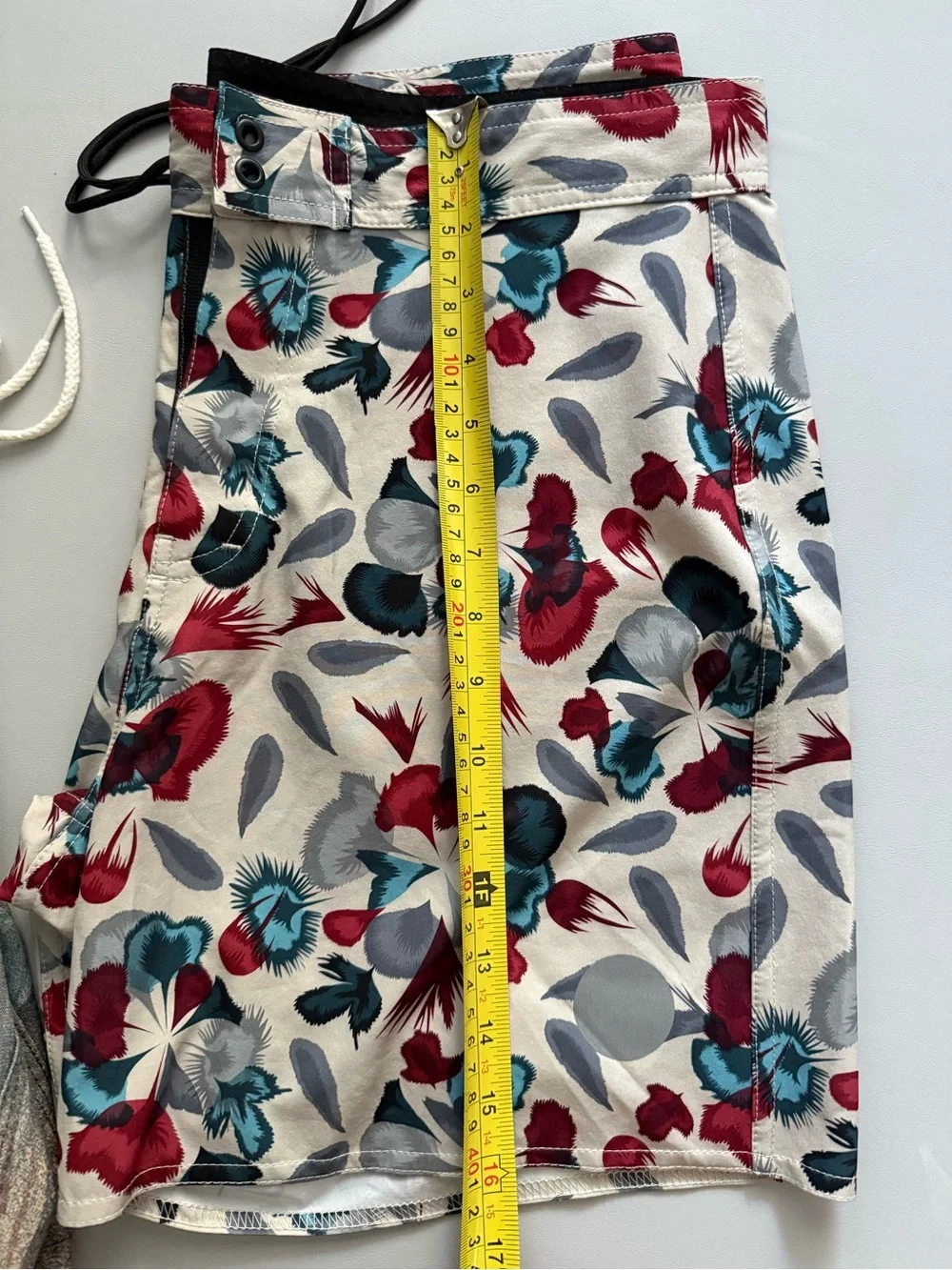 Saturday NYC board shorts size 32